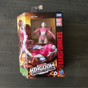 Transformers Generations War for Cybertron: Kingdom Deluxe Arcee